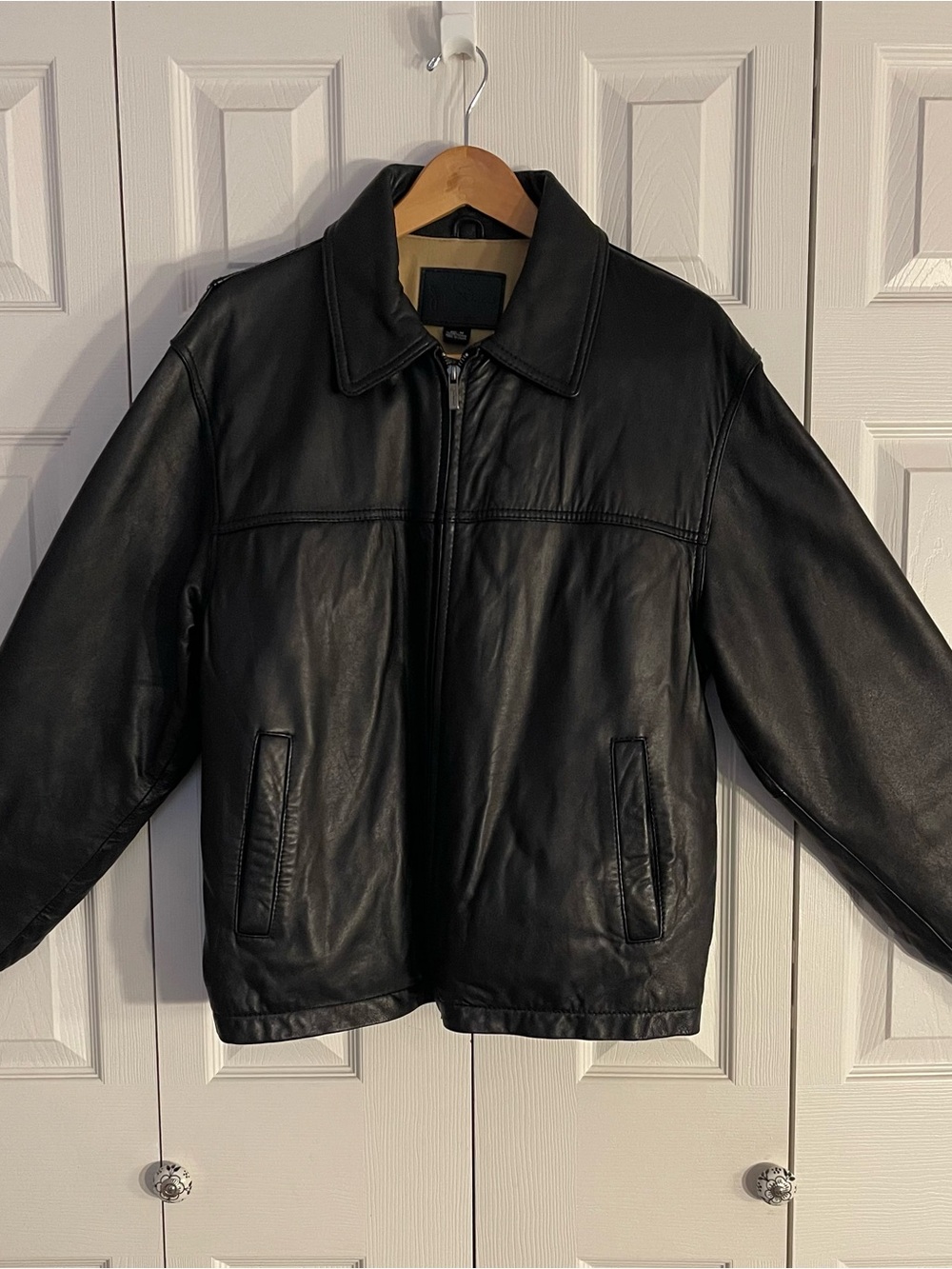 Men's Black Leather Bomber Jacket - Classic Zip Front